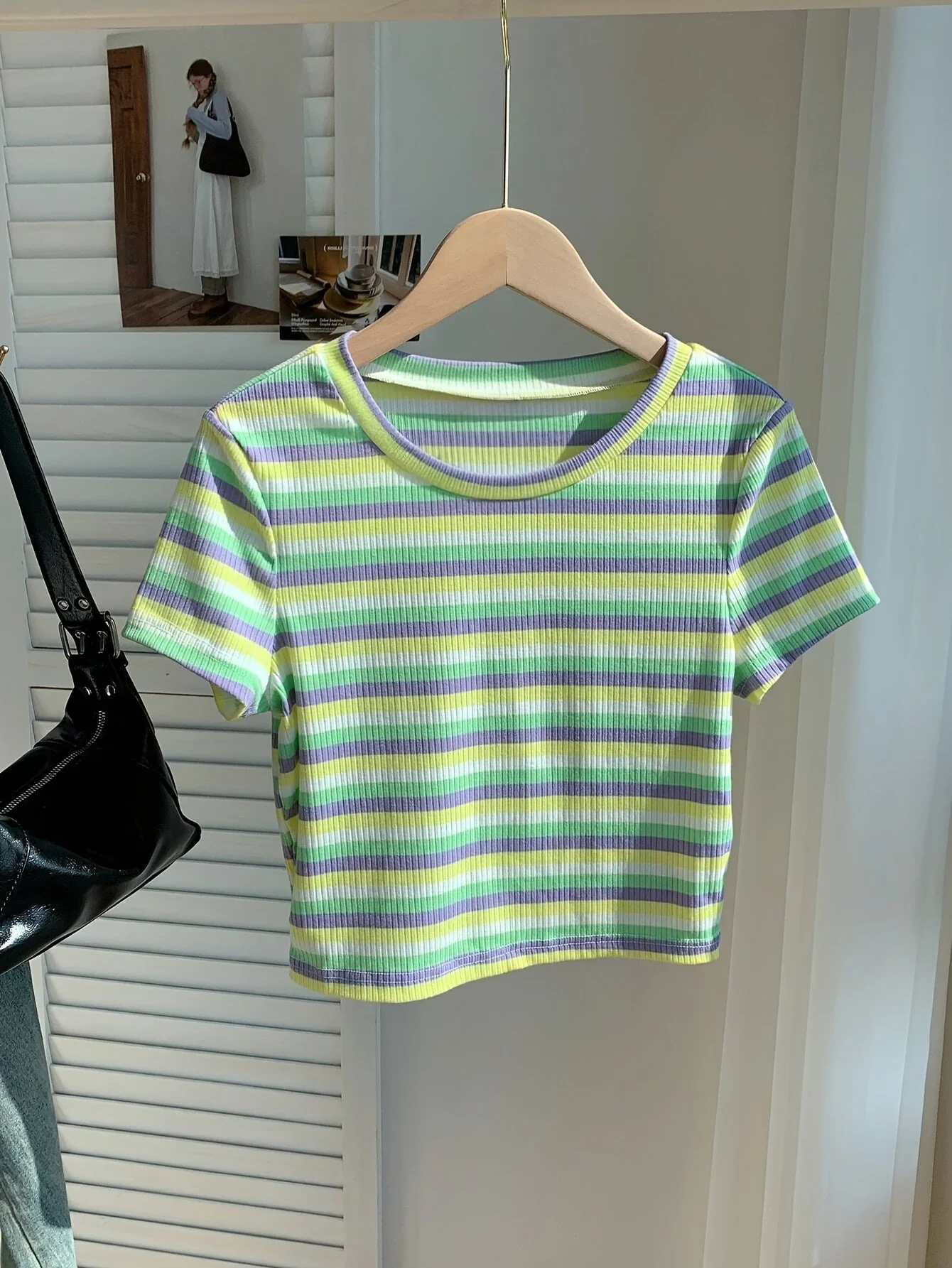 T-shirt rayé à manches courtes pour femme, style décontracté et tendance, parfait pour l'été - Image 3