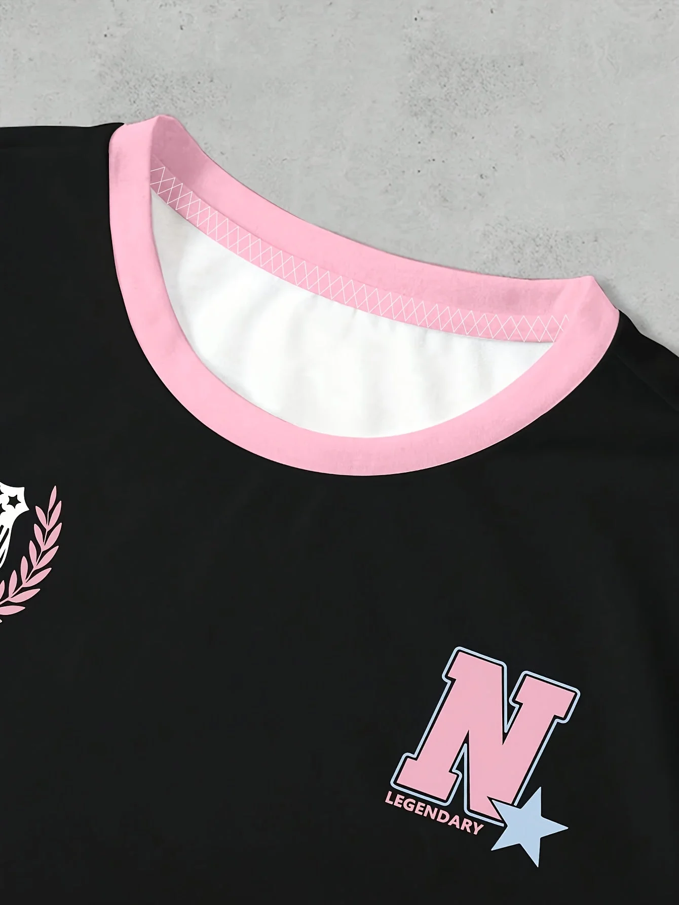 T-shirt style universitaire pour femme - numéro 28, look preppy tendance - Image 5