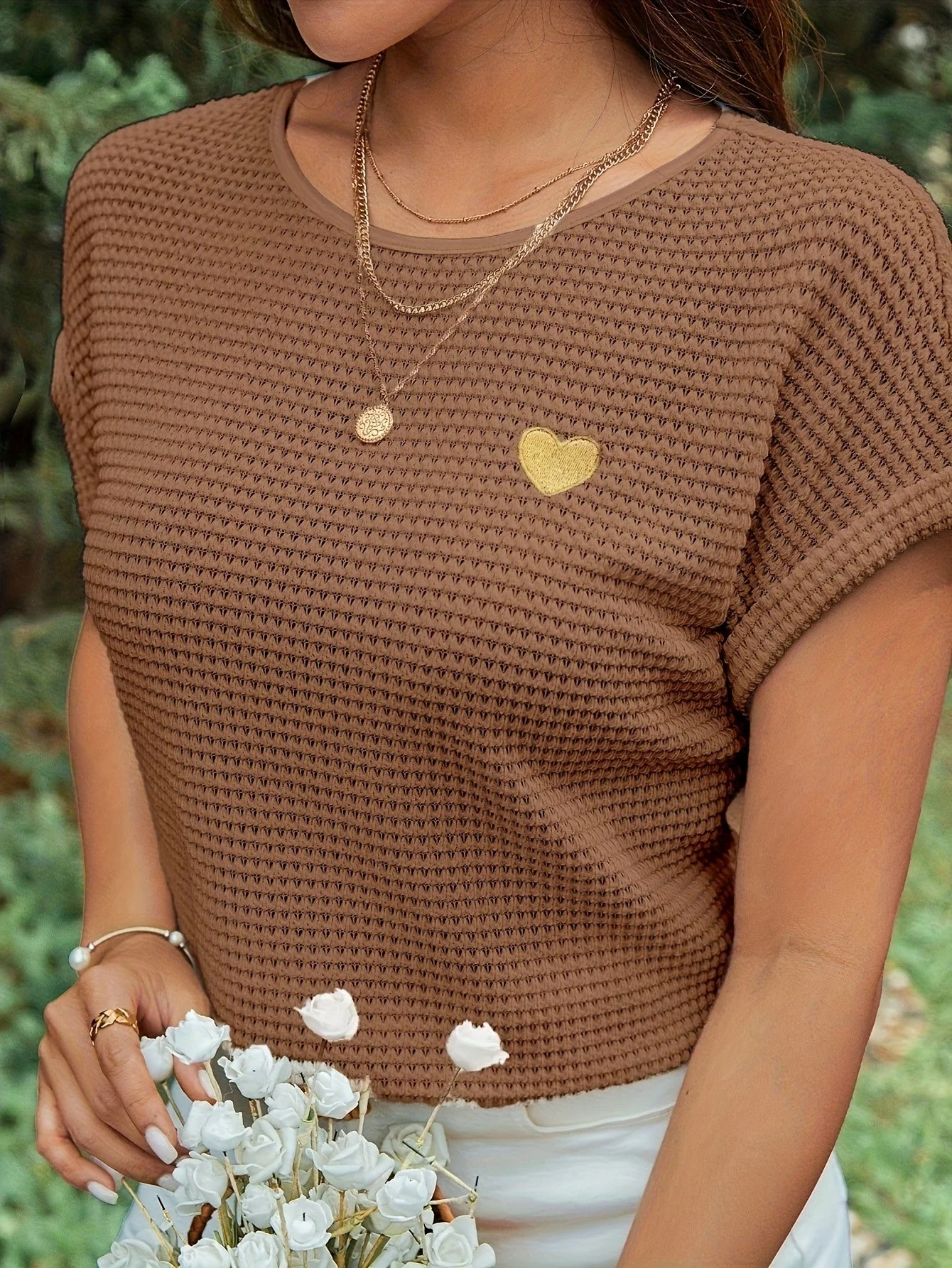Top femme style élégant à motif cœur pour l'été, manches courtes, usage décontracté ou chic - Image 2