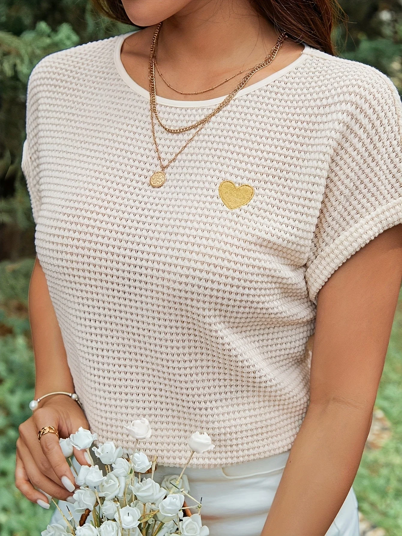 Top femme style élégant à motif cœur pour l'été, manches courtes, usage décontracté ou chic - Image 4